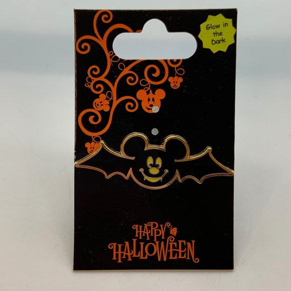 Disney Walt Disney World Mickey Mouse Halloween Vampire Bat Collectible Pin - Picture 2 of 7